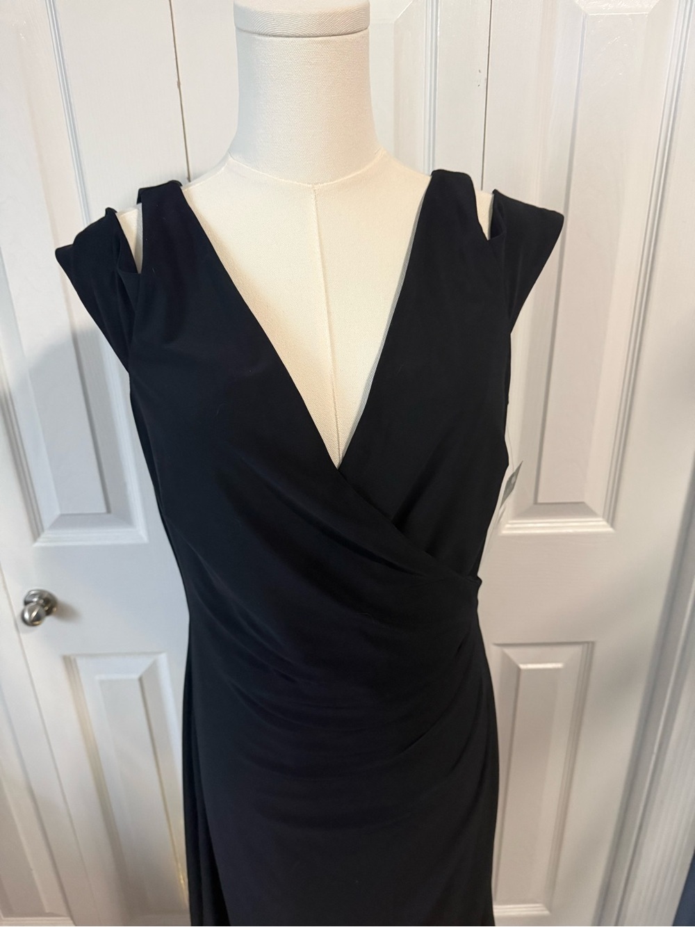 NWT Lauren Ralph Lauren Black Ruched Faux Wrap Sheath Dress SZ 8 Career Cocktail - Picture 5 of 10